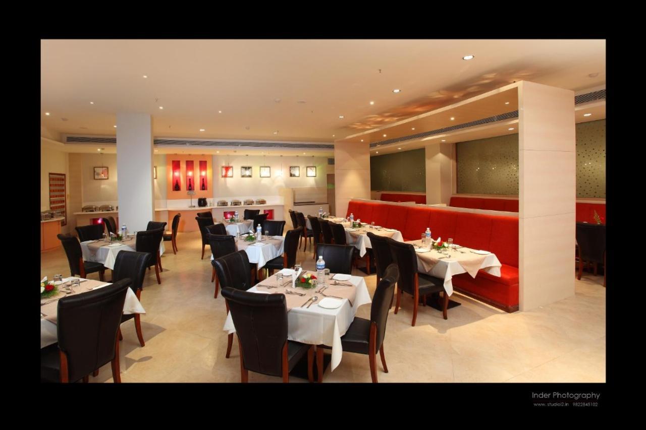 The Altruist Business Hotel Kharadi Pune Eksteriør billede