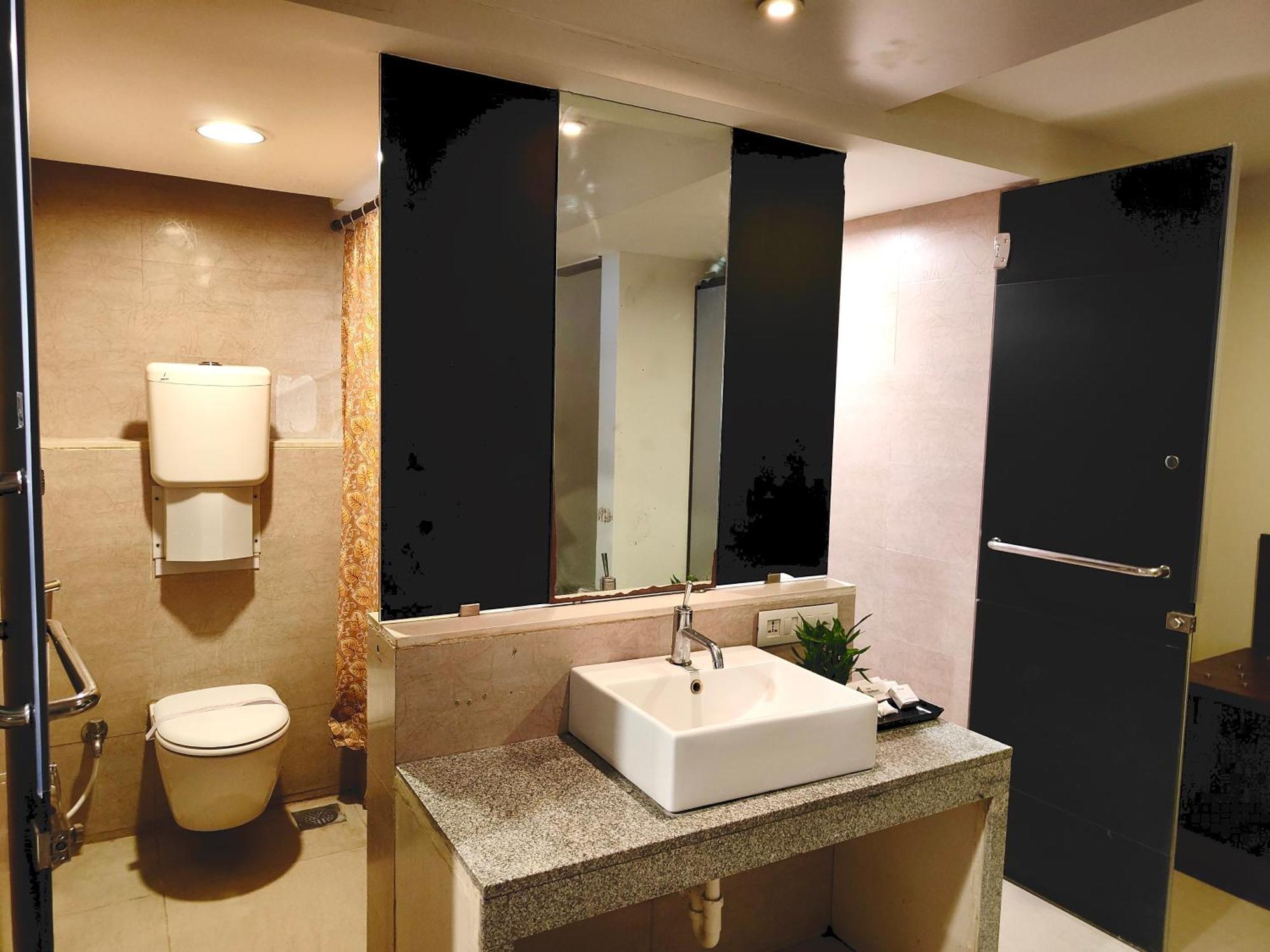The Altruist Business Hotel Kharadi Pune Eksteriør billede