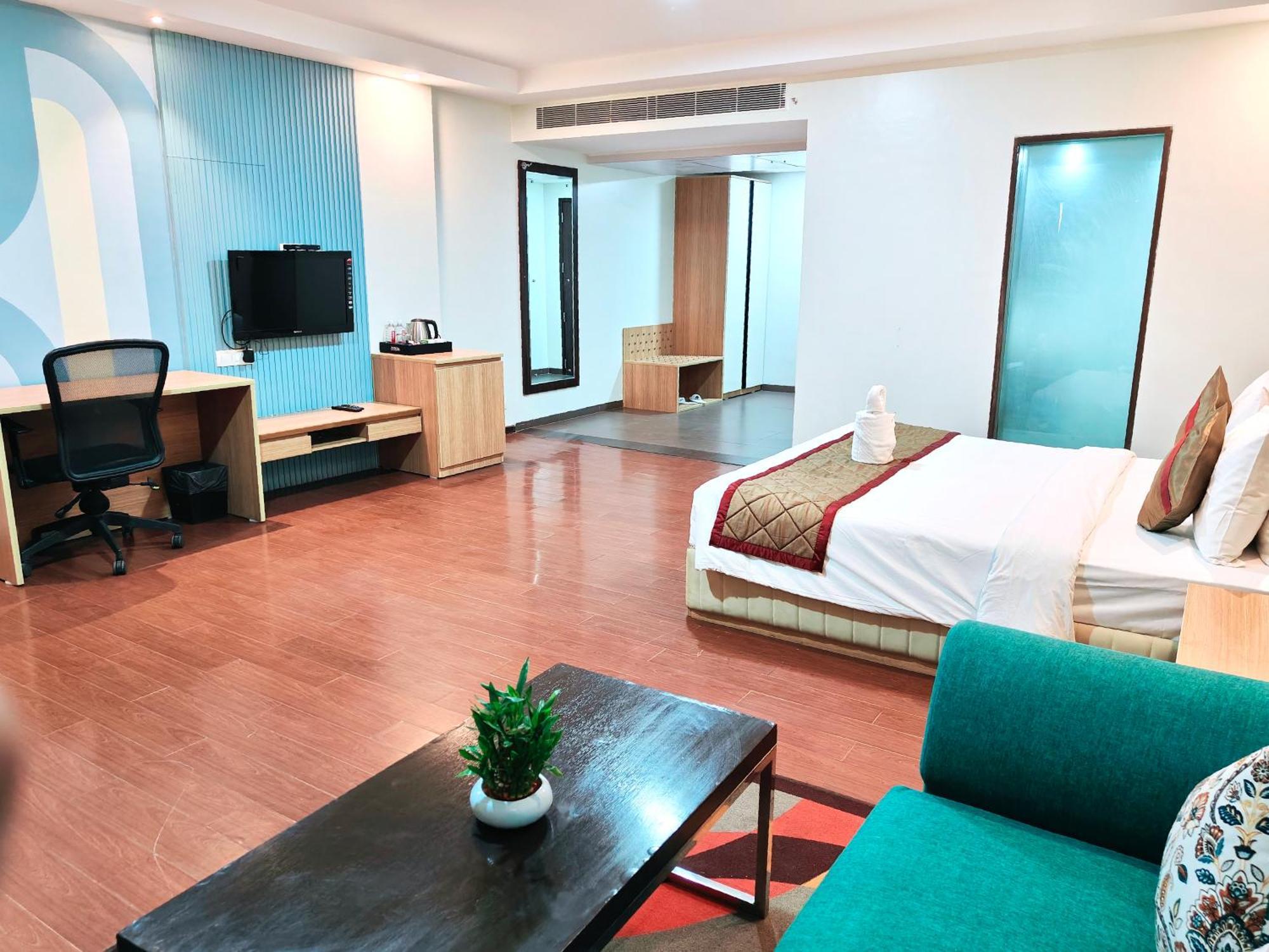 The Altruist Business Hotel Kharadi Pune Eksteriør billede