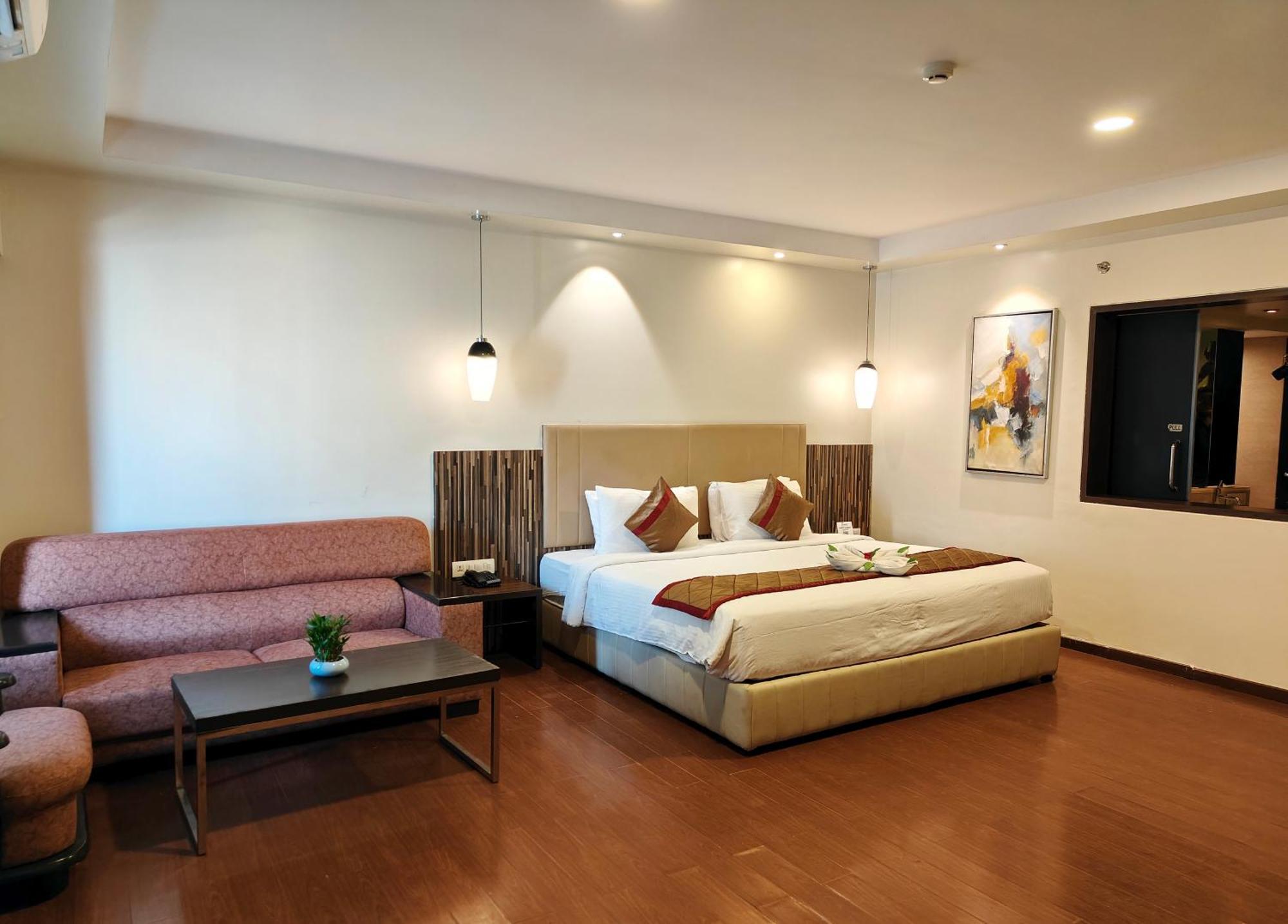 The Altruist Business Hotel Kharadi Pune Eksteriør billede