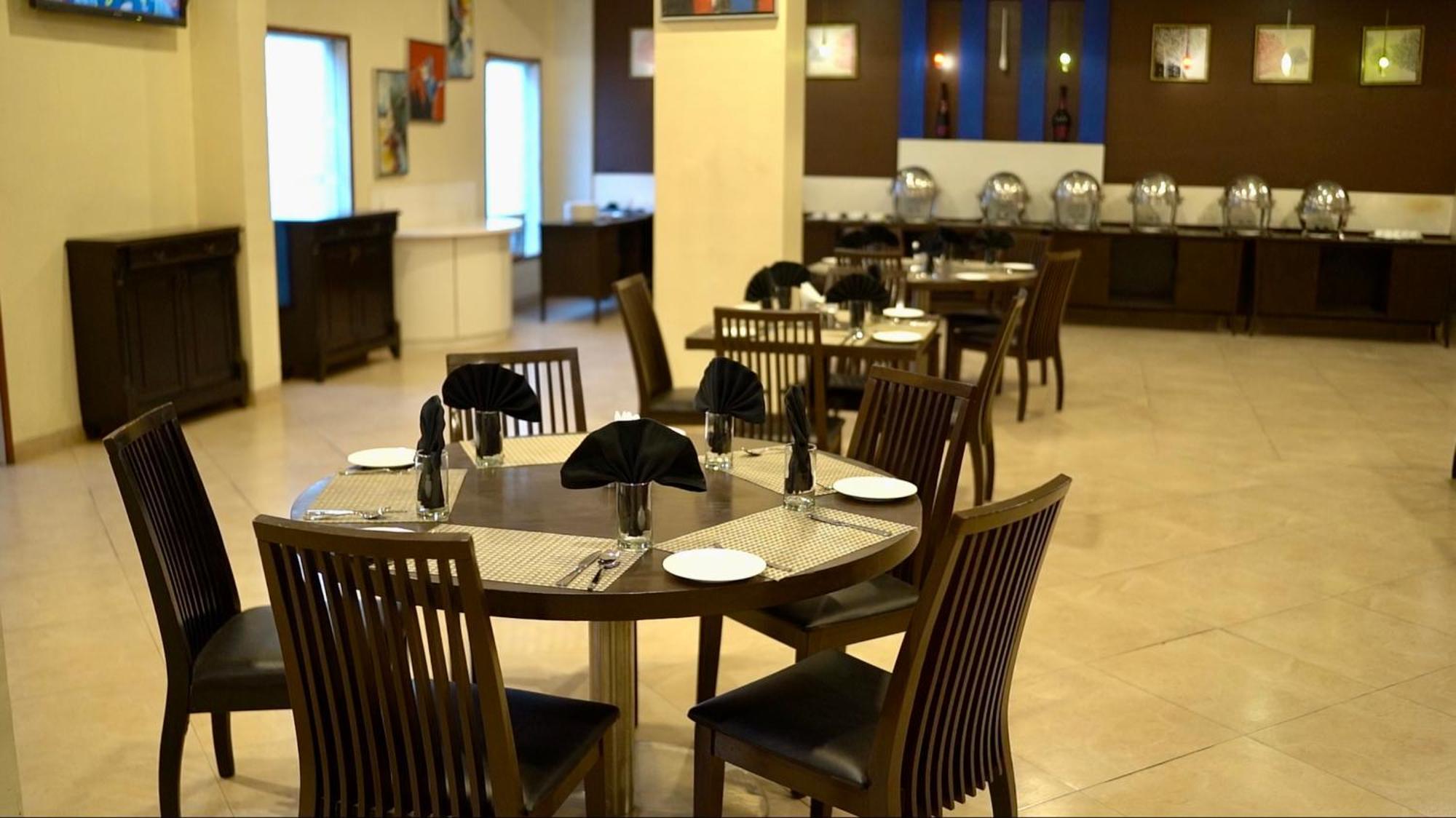 The Altruist Business Hotel Kharadi Pune Eksteriør billede